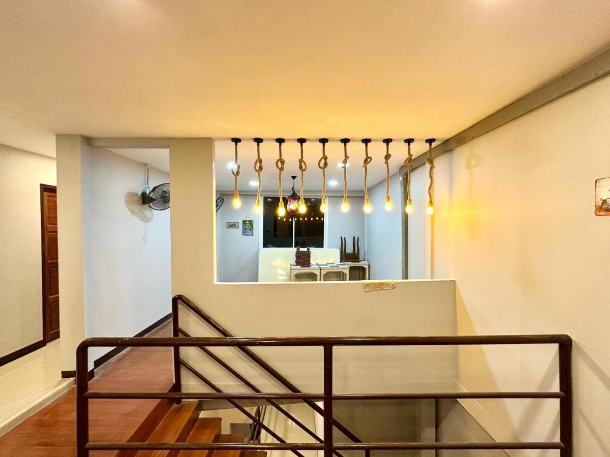 Baan At Khaosan Hostel Бангкок Экстерьер фото